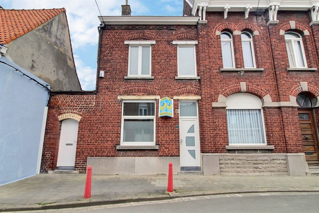 Maison avec potentiel et bien située à Herseaux 