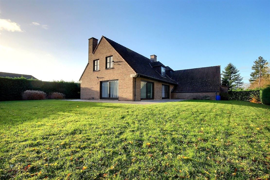 Villa Robuste en parfait état d'entretien 