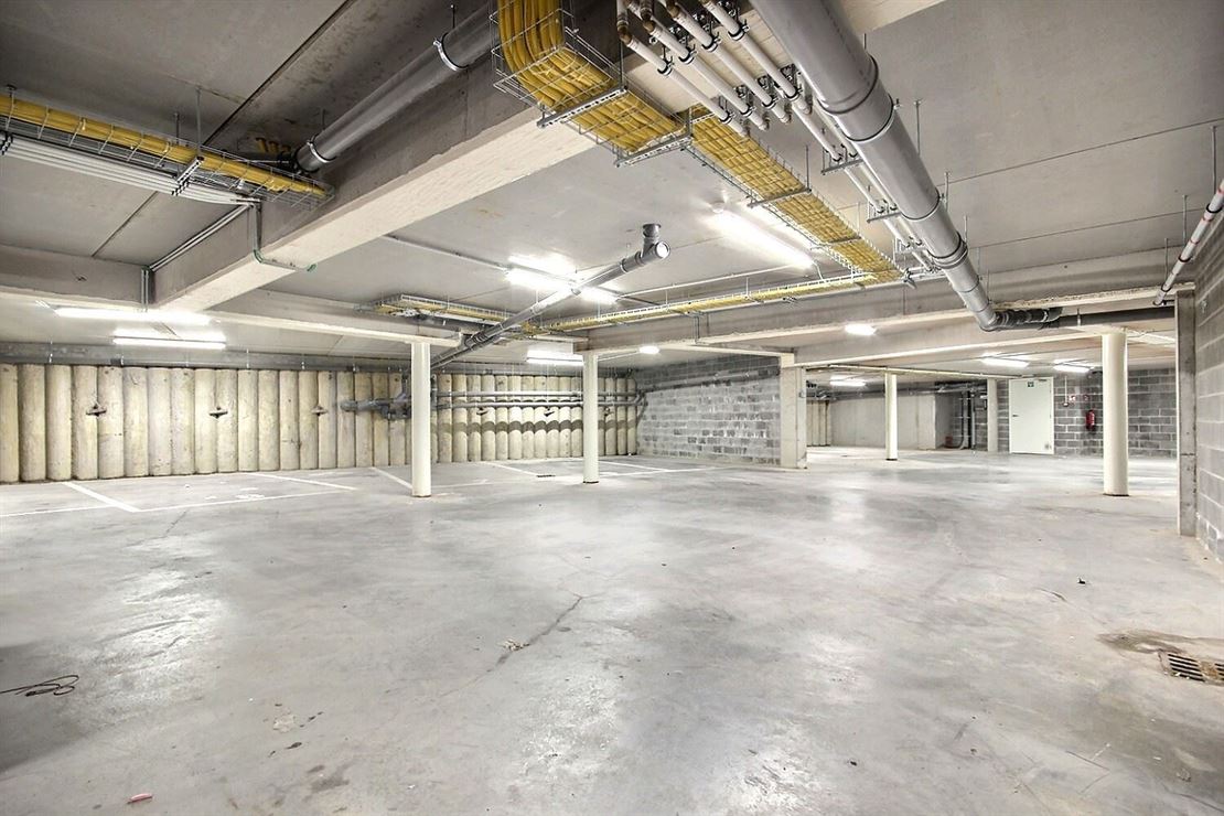 Lot de 17 emplacements de parking idéalement situé en centre ville.
réelle opportunité pour un investisseur !
