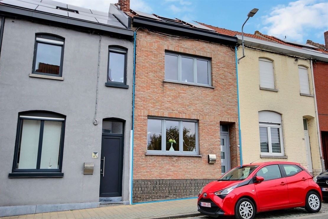 Charmante Maison Rénovée avec Trois chambres et Jardin 