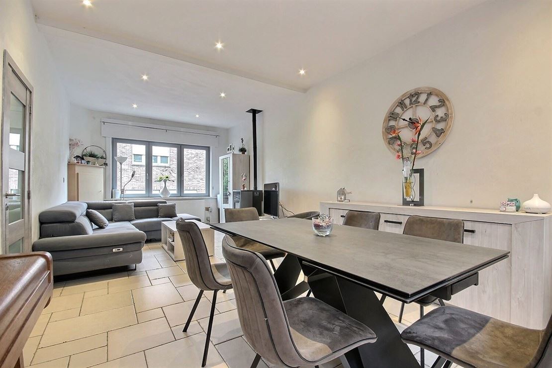 Charmante Maison Rénovée avec Trois chambres et Jardin 