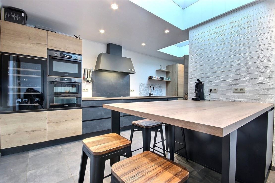 Jolie Maison familiale avec trois chambres et jardin