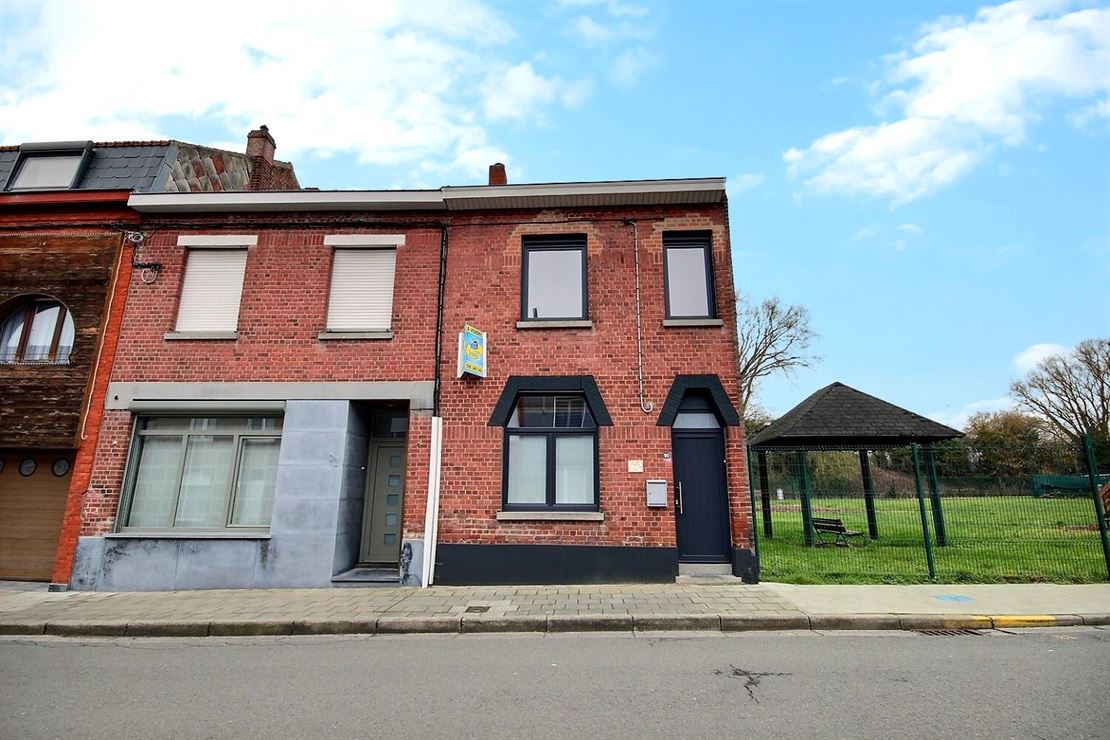 Maison semi-mitoyenne avec jardin située en bordure de Luingne