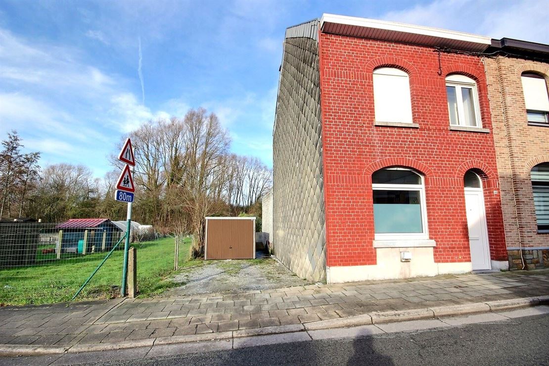 Maison en bordure de Luingne avec garage et place de parking privée