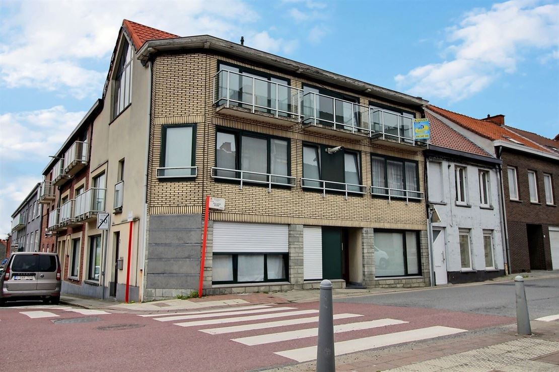SUPERBE APPARTEMENT DEUX CHAMBRES AU CENTRE DU VILLAGE DE LUINGNE 