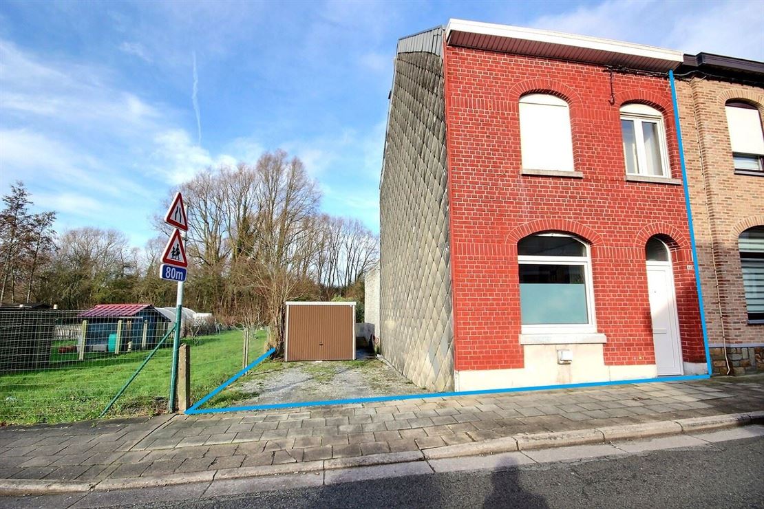 Maison en bordure de Luingne avec garage et place de parking privée