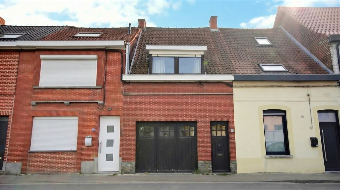 Maison avec beau potentiel et agréable jardin de 150 m²
