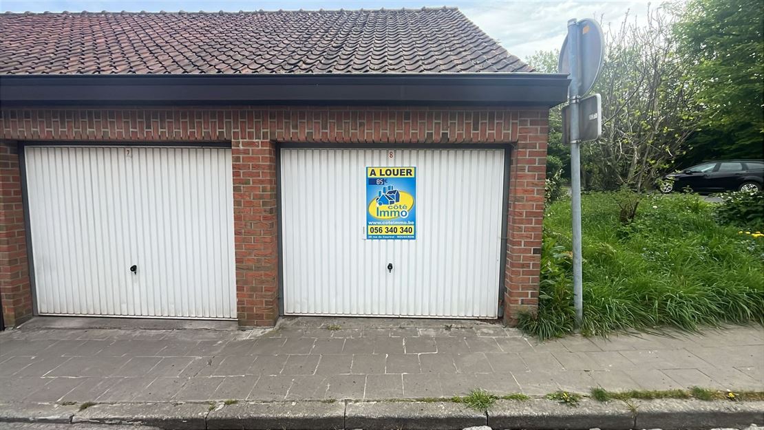 
 GARAGE SITUE EN PLEIN COEUR DE LUINGNE

