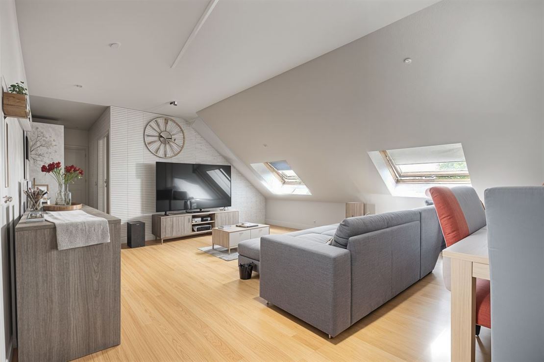 Appartement 1 chambre avec spacieux séjour Idéal investissement ou premier achat 
