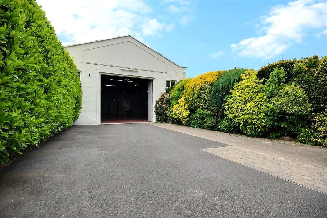 Entrepôt spacieux de 140 m² à louer