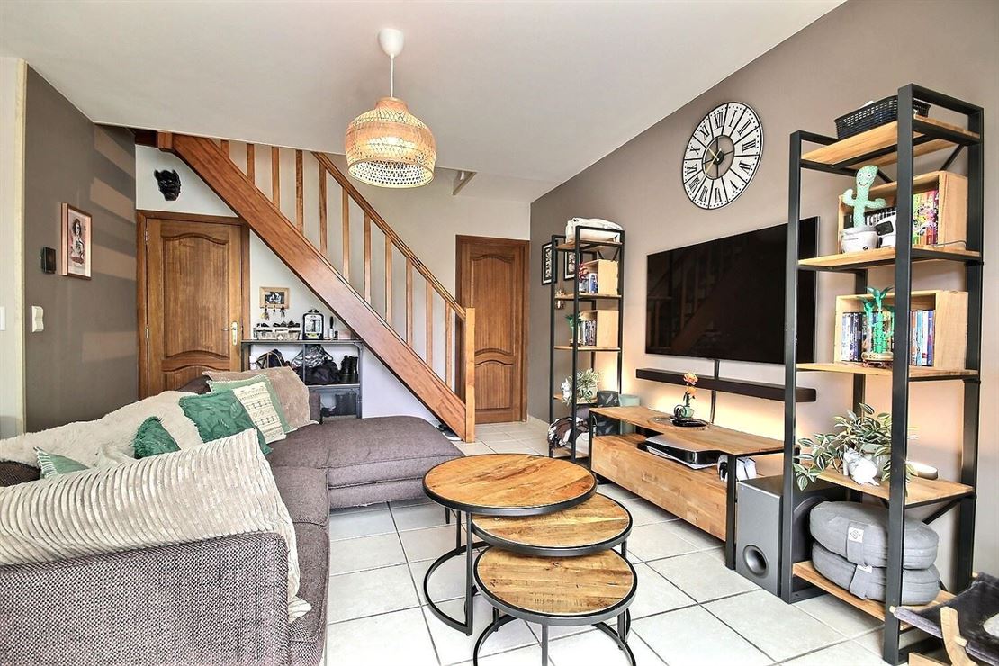 Charmante maison familiale avec garage, véranda et grand jardin à Herseaux
