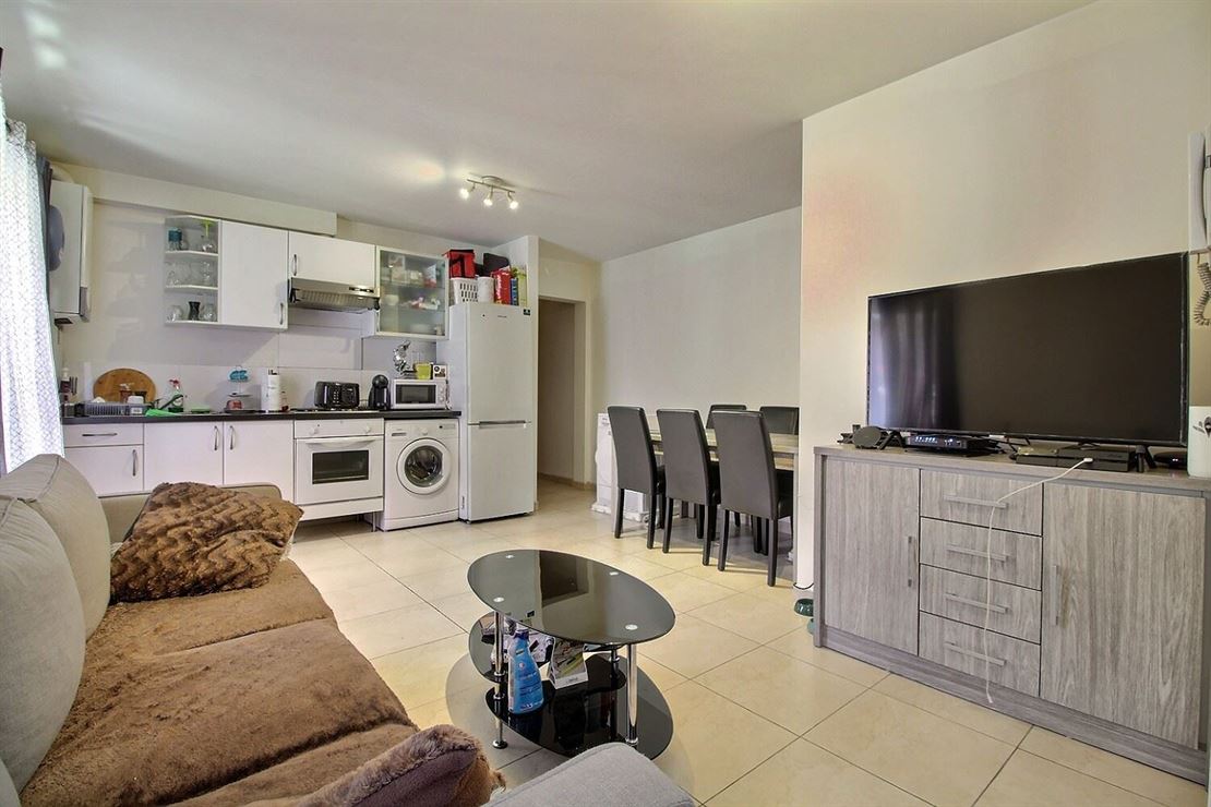 APPARTEMENT IDEALEMENT SITUE EN PLEIN COEUR DU CENTRE-VILLE 