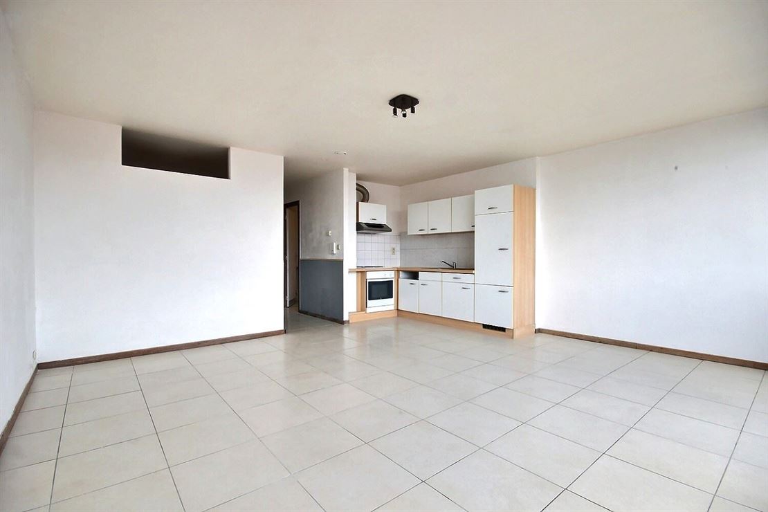 Appartement une chambre et parking en plein centre-ville 