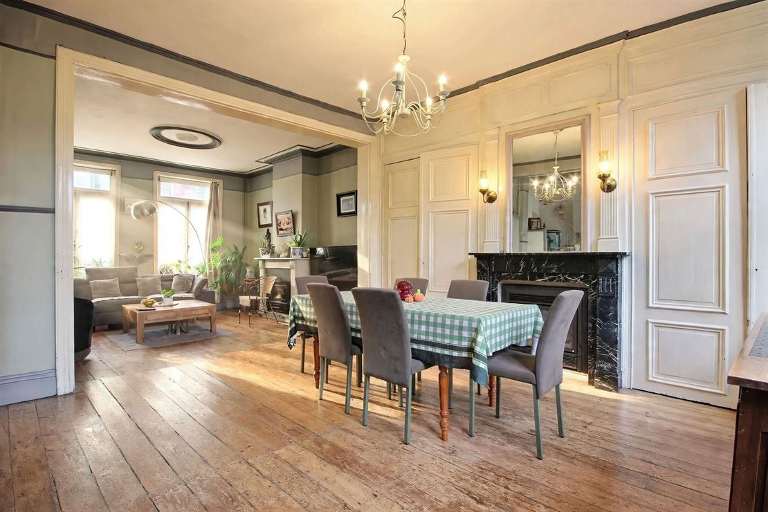 Magnifique maison de 228 m² habitables avec jardin, garage et rare PEB B en plein centre-ville
