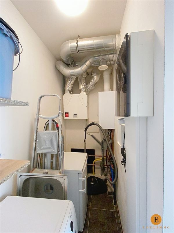 Modern gelijkvloers appartement met tuin en autostaanplaats.
