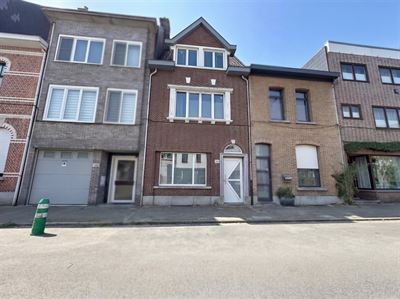 Karaktervolle stadswoning met 4 slaapkamers en stadstuin.