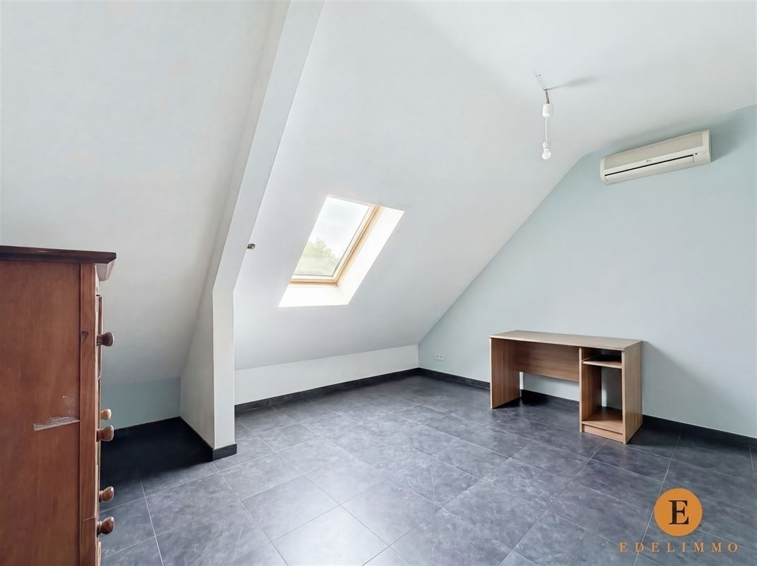 Energiezuinige gezinswoning met 4 slaapkamers en gezellige tuin.