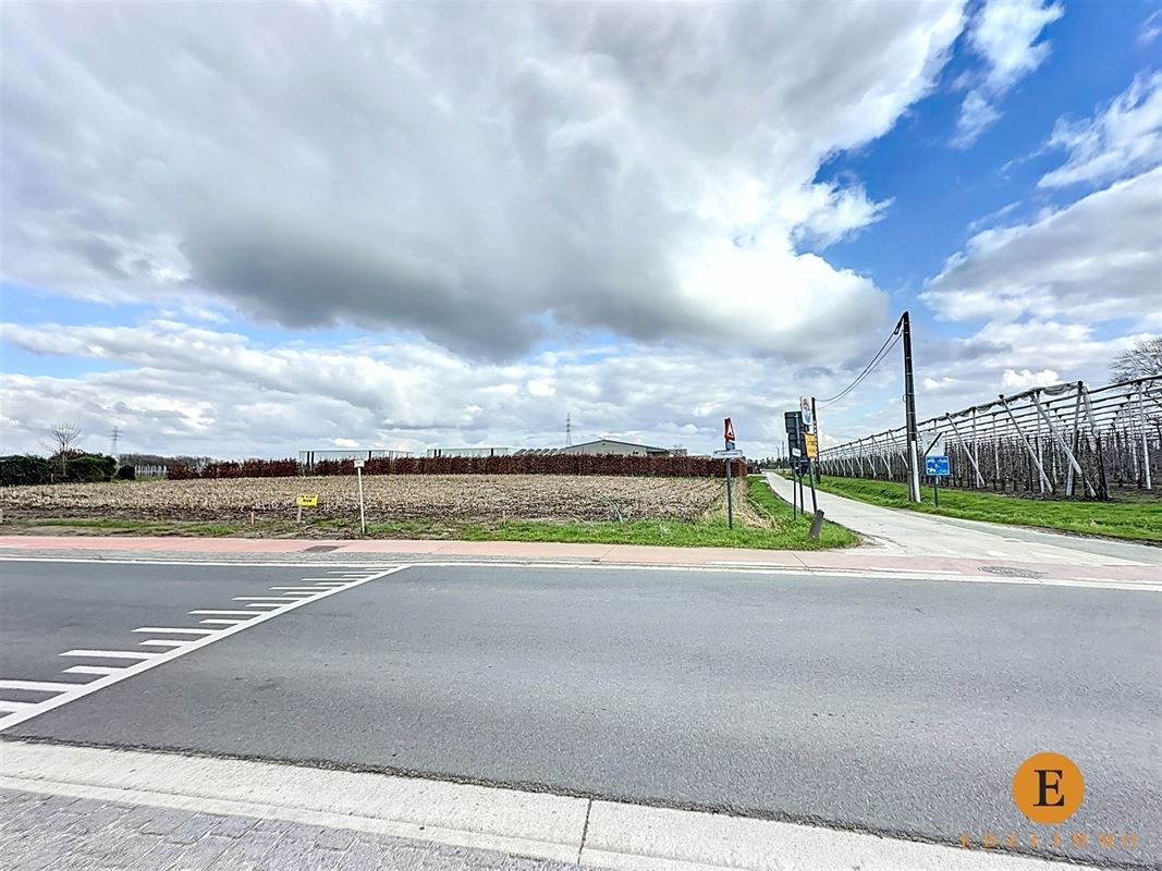 Bouwgrond voor OB van 846m². Zonder bouwverplichting!