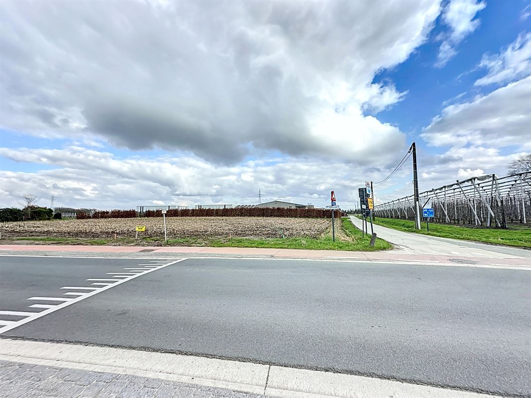 Bouwgrond voor OB van 846m². Zonder bouwverplichting!