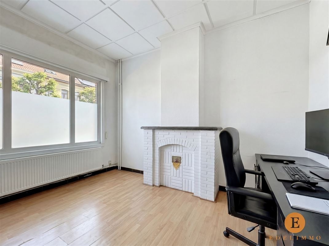 Karaktervolle stadswoning met 4 slaapkamers en stadstuin.