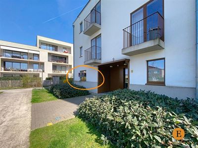 Modern gelijkvloers appartement met tuin en autostaanplaats.