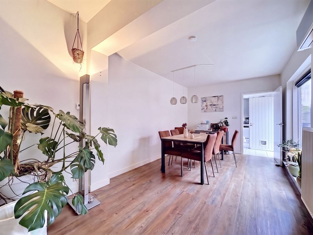 Energiezuinige gezinswoning met 4 slaapkamers en gezellige tuin.