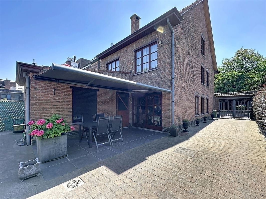Ruime HOB met 4 slpks, garage en prachtige groene tuin.