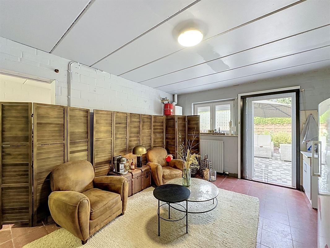 Instapklare HOB met oprit, garage en gezellige tuin.