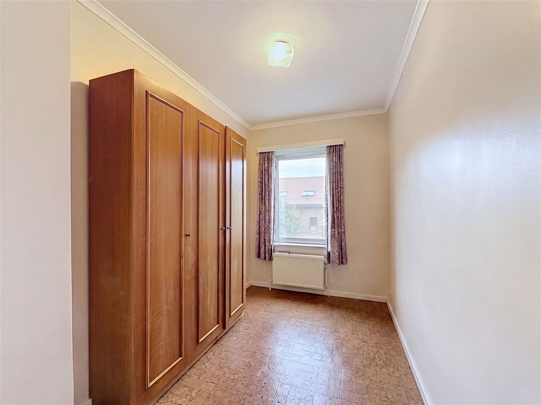 Goed onderhouden bel-etage met 3 slpks, garage en tuintje.