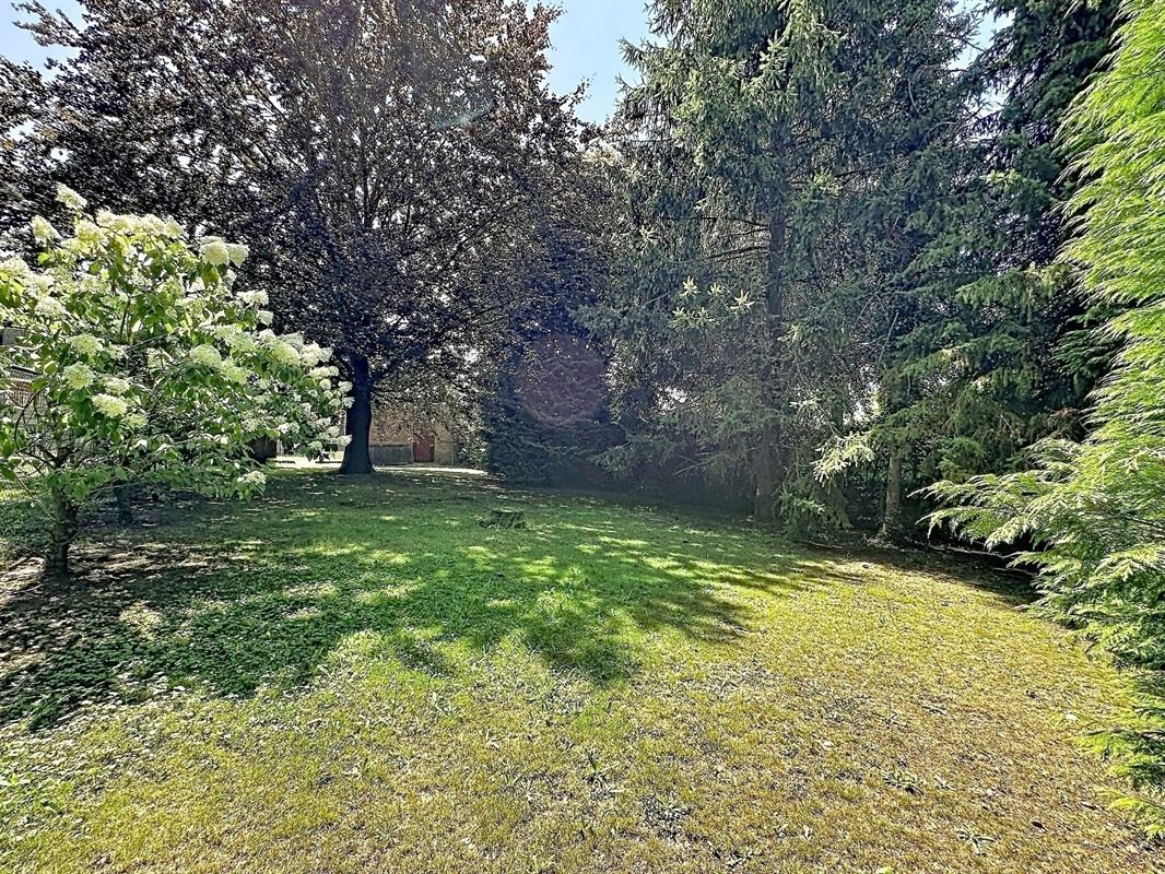 Ruime HOB met 4 slpks, garage en prachtige groene tuin.