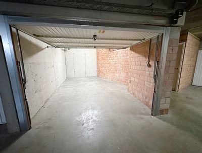 Praktische afgesloten garagebox aan de rand van Beveren.