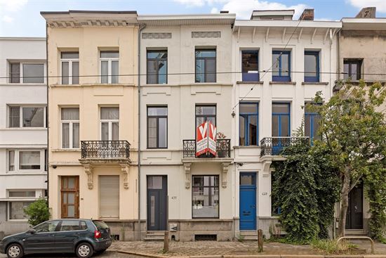 Charmant herenhuis met 5 slaapkamers, stadstuin en garage