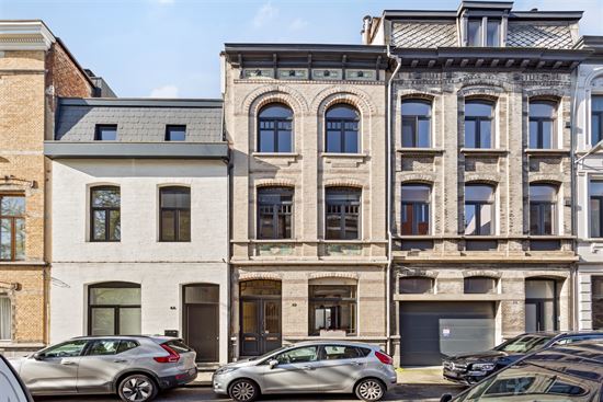 Gerenoveerde herenwoning op een voortreffelijke locatie