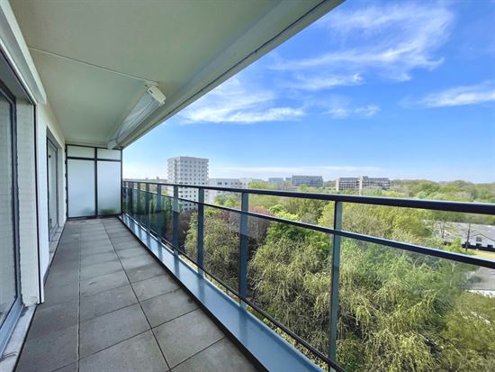 ruim 2 slaapkamer appartement met prachtig uitzicht en autostaanplaats