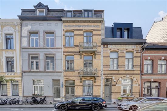 verzorgd, vergund studentenhuis met 6 units in de Markgrave wijk