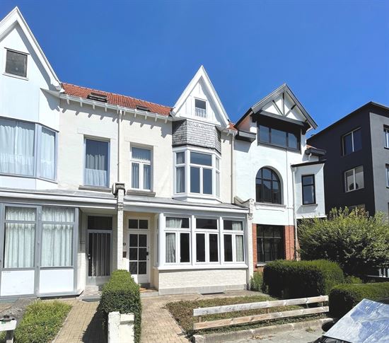 Chamante woning in Pulhof met grote tuin