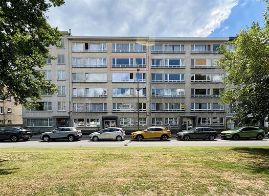 Ruim, gerenoveerd 3-slaapkamerappartement