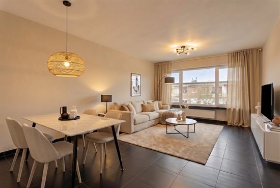 Instapklaar hoekapp met zuid terras en garagebox