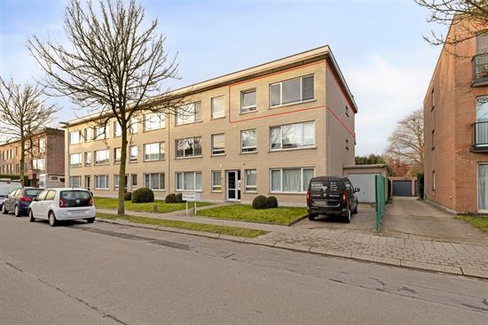 Instapklaar hoekapp met zuid terras en garagebox