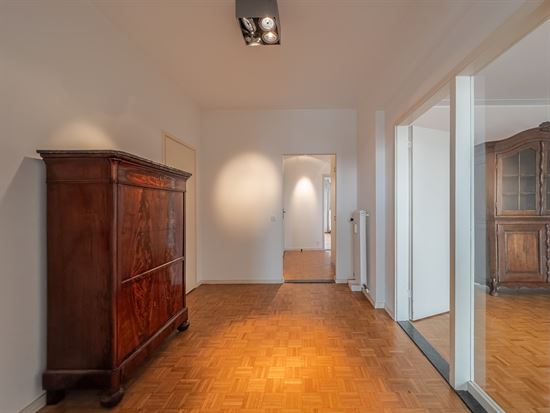 Instapklaar 2 slaapkamer appartement met 2 terrassen