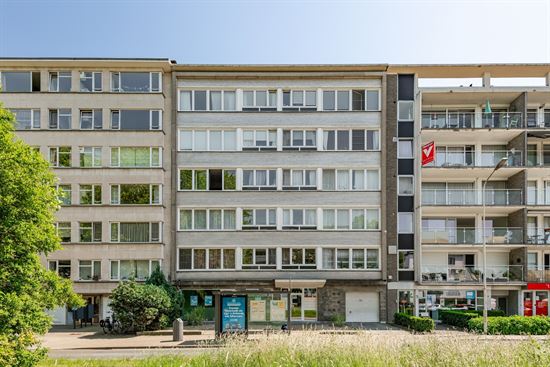 Handelsgelijkcloers met tuin te Fruithoflaan