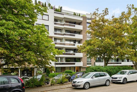 Ruim 2 slpk appartement met auotstaanplaats nabij Middelheim
