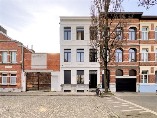 Gelijkvloers appartement met 2 slaapkamers en tuin