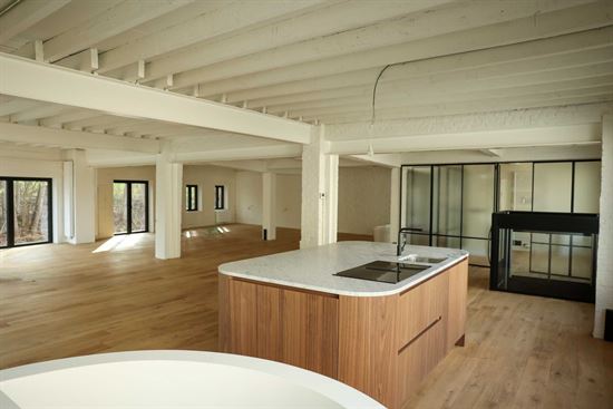 Iconische loft van 430m2 met tuin in de potloodfabriek