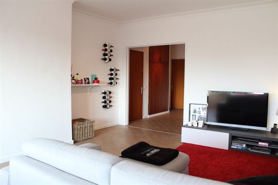 Mooi gerenoveerd appartement op de 6de verdieping. 