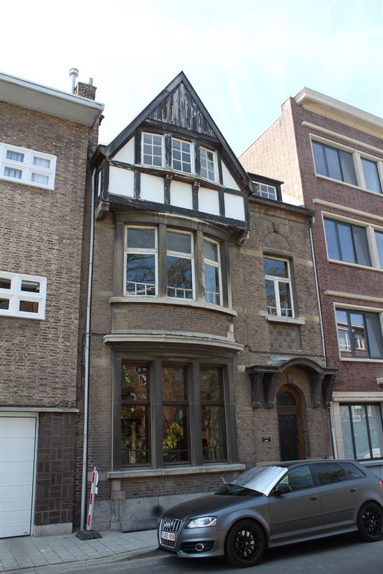 Prachtig te renoveren burgerhuis in cottagestijl