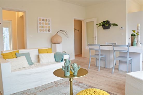 Gerenoveerd appartement met uitzonderlijk veel lichtval
