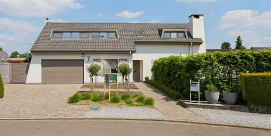 Stijlvol gerenoveerde villa in zeer rustige residentiële wijk