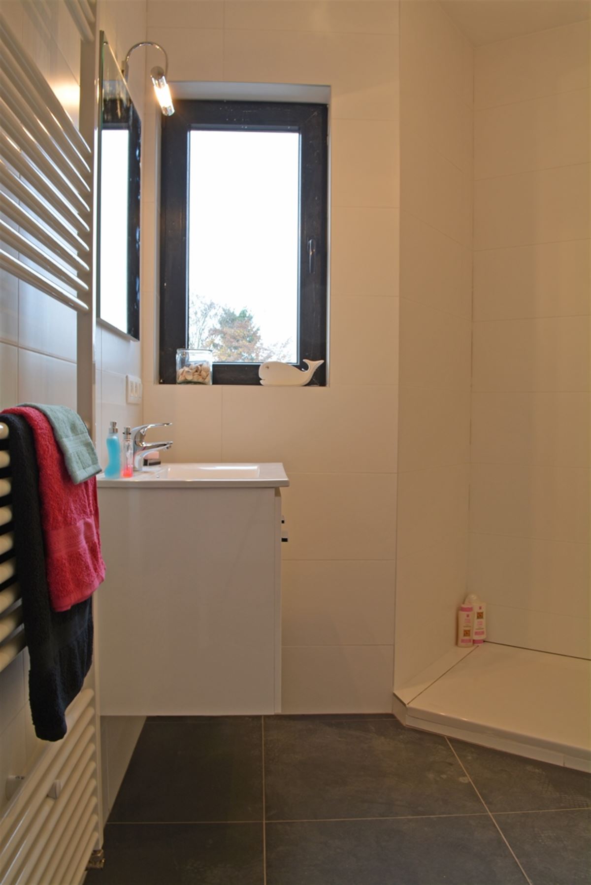Prachtig gerenoveerd appartement met garage
