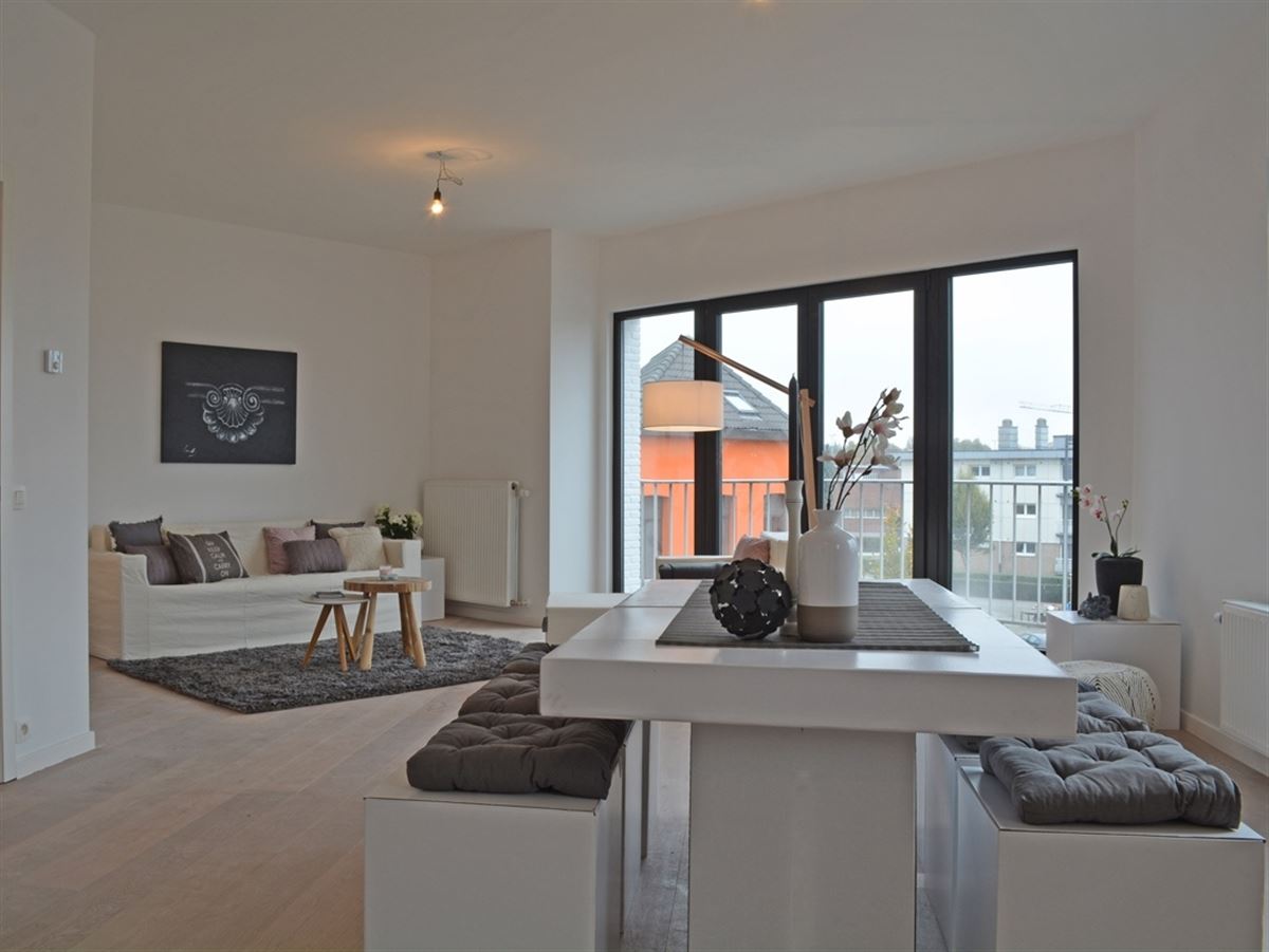 Prachtig gerenoveerd appartement met garage